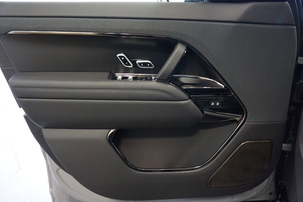 New 2025 Land Rover Range Rover Sport SV Edition Two image 17