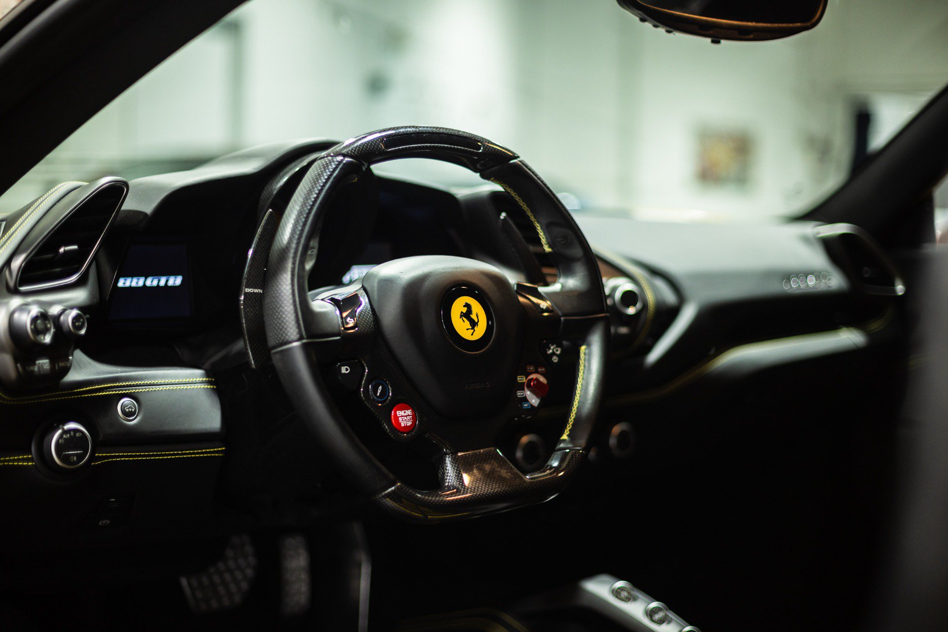 Used 2018 Ferrari 488 GTB RWD image 33
