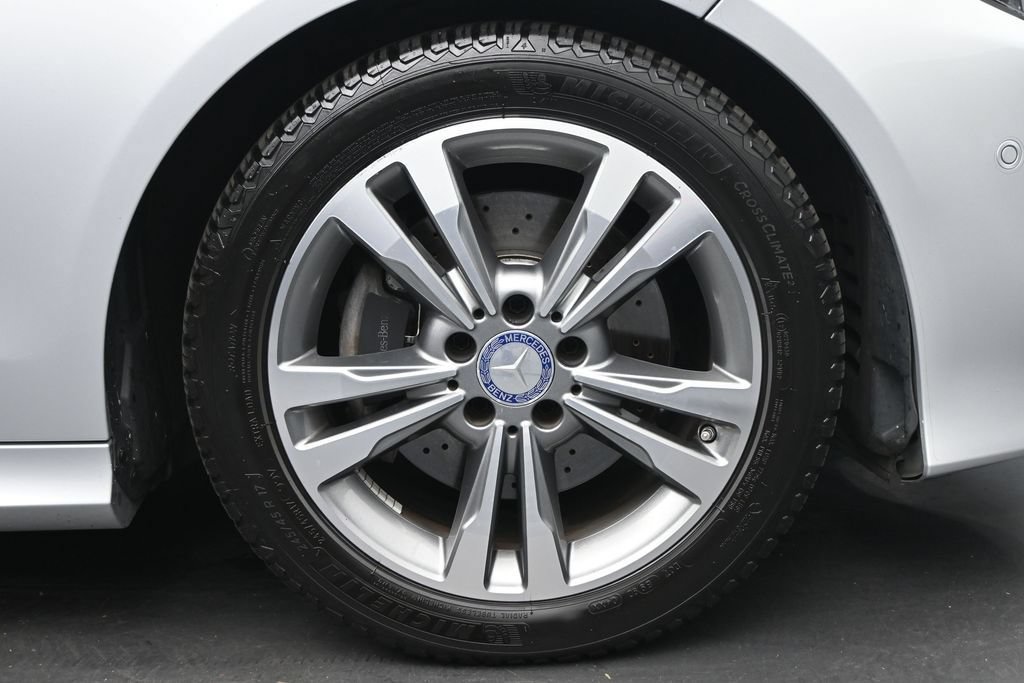 Used 2014 Mercedes-Benz E 250 BlueTEC Sedan image 11