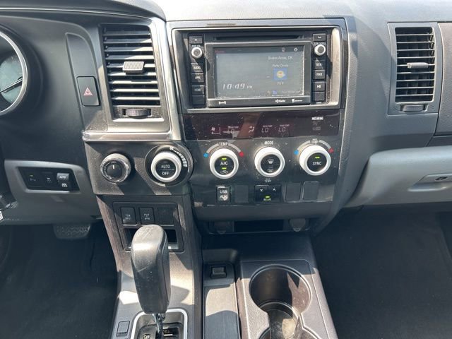 Used 2019 Toyota Sequoia SR5 AWD/4WD image 17