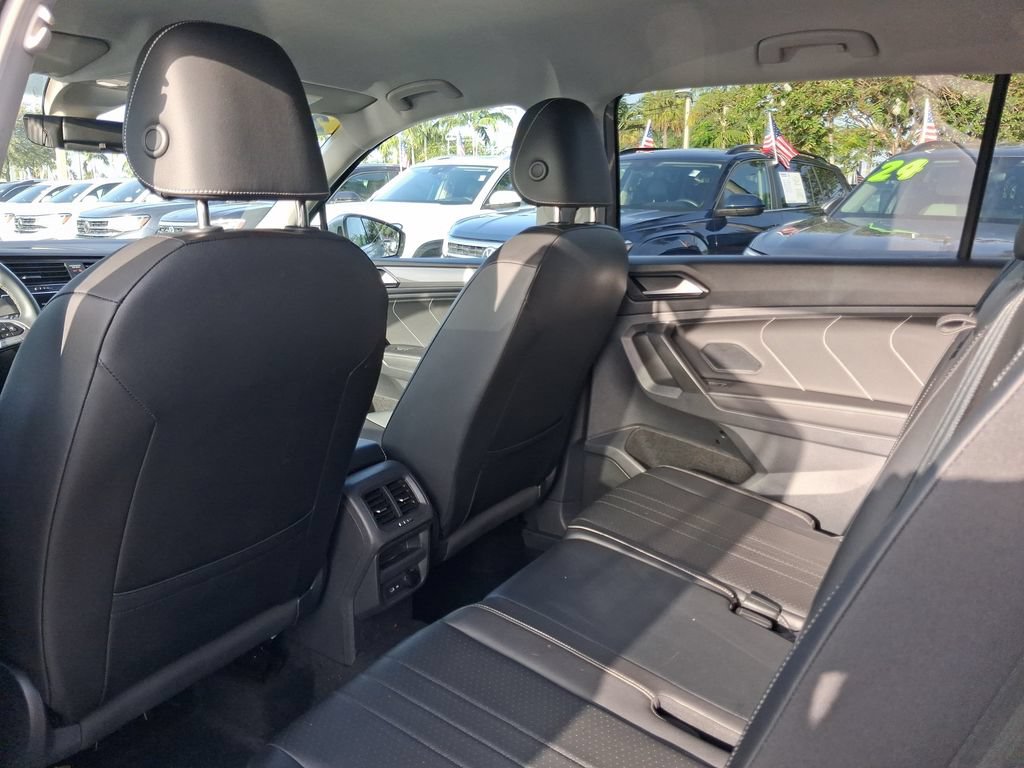 Certified 2023 Volkswagen Tiguan SE FWD image 7