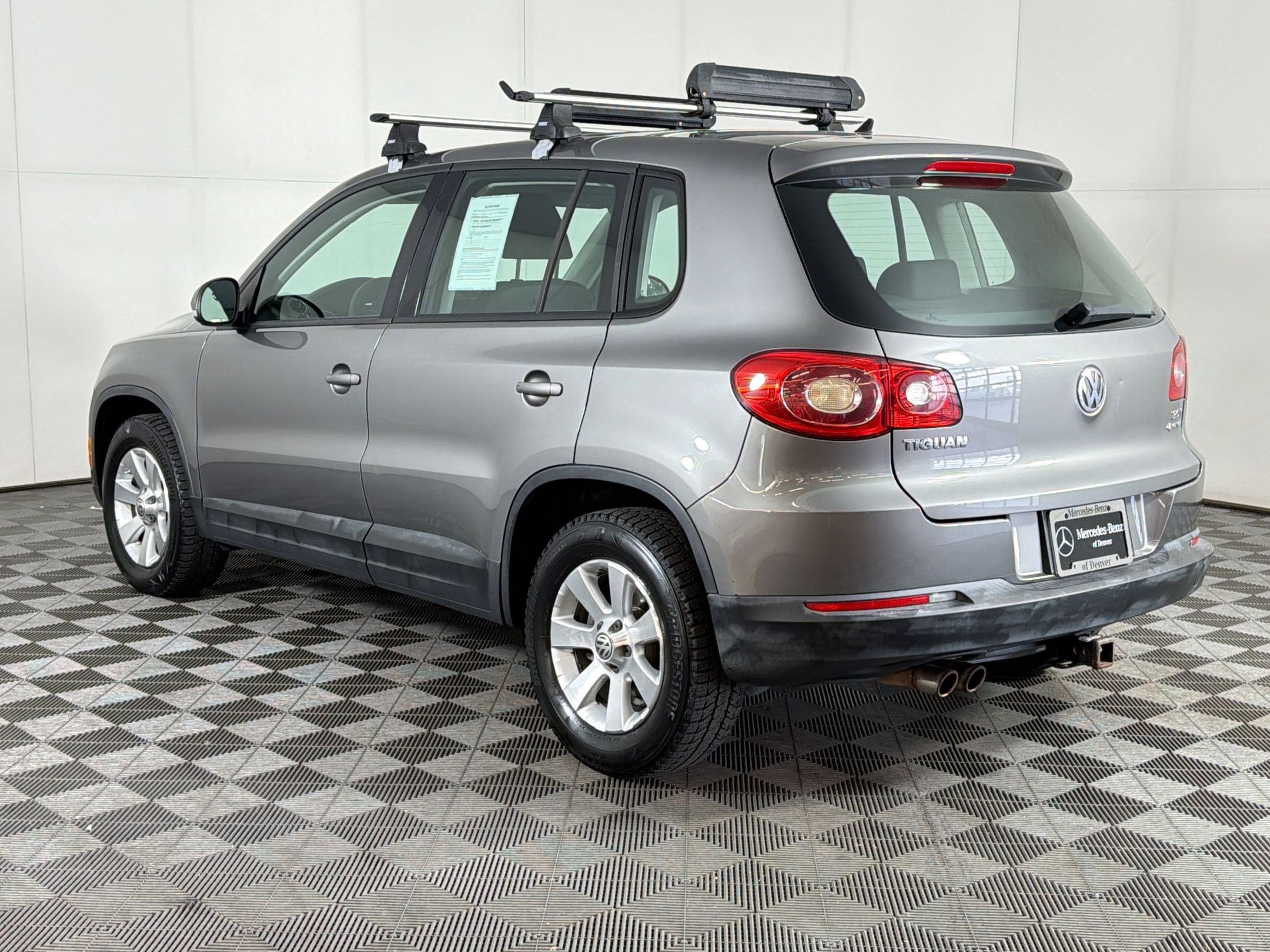 Used 2010 Volkswagen Tiguan S AWD/4WD image 3