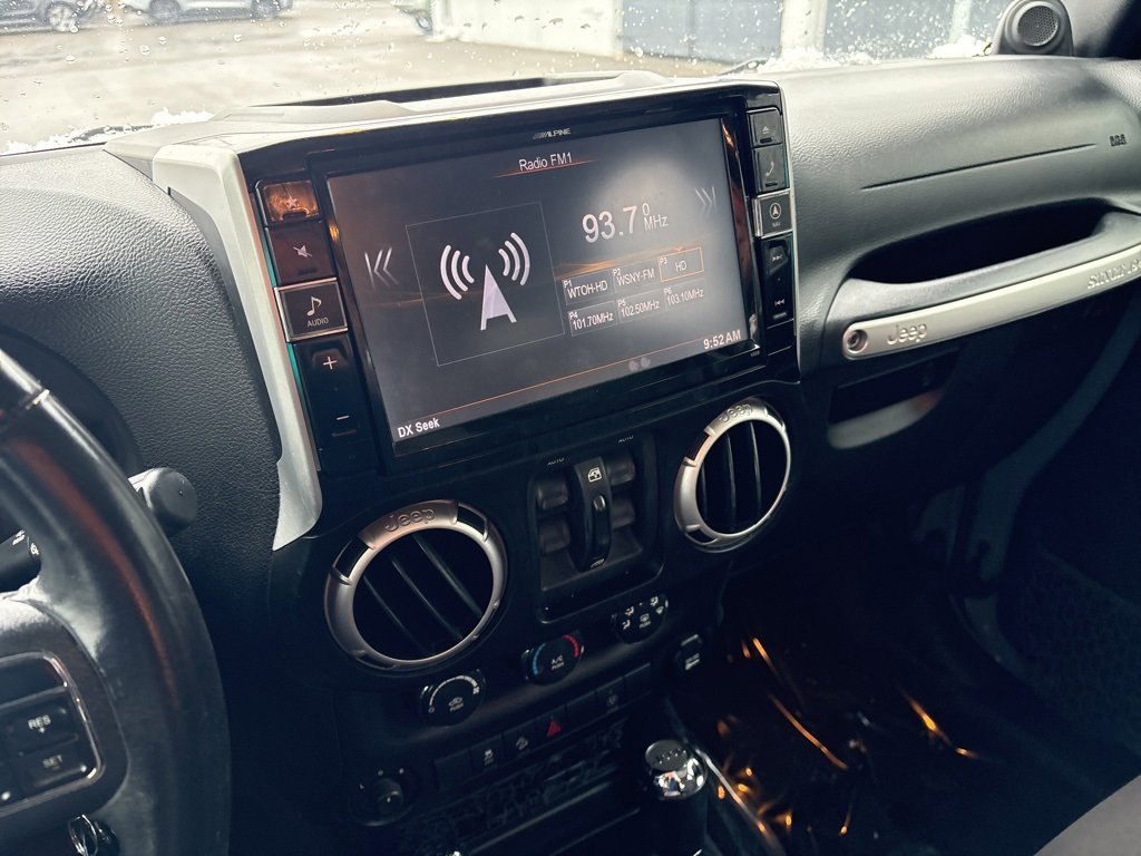 Used 2014 Jeep Wrangler Unlimited Sahara image 17