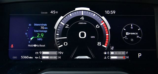 Used 2025 Toyota Tundra Limited image 30