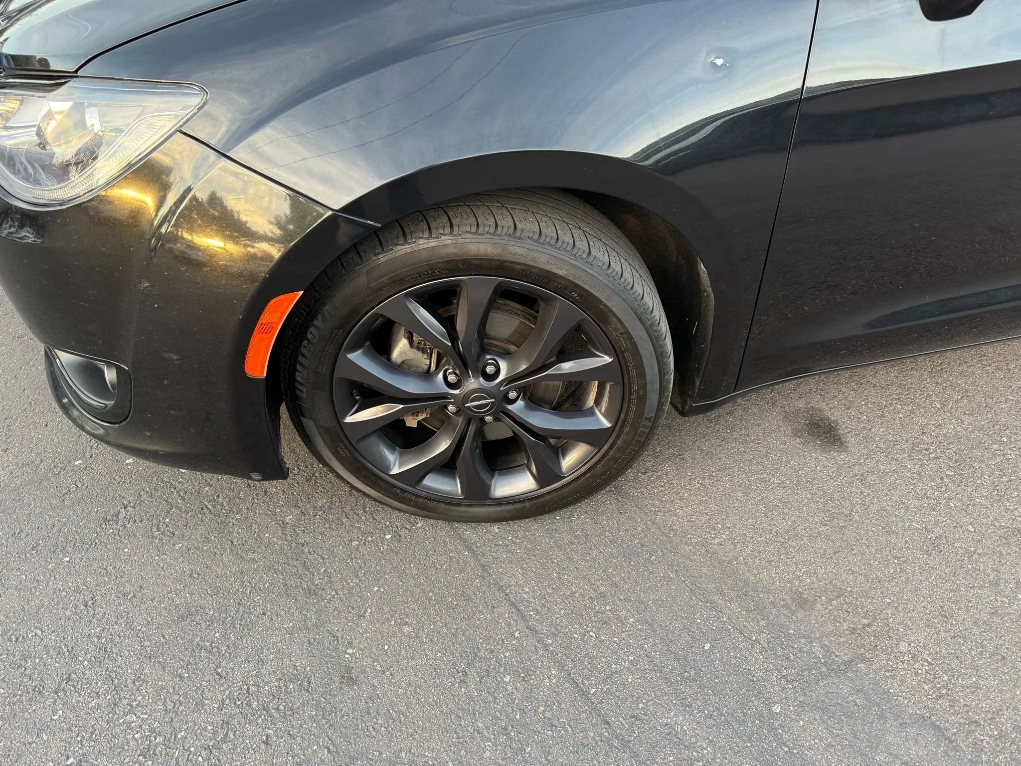 Used 2018 Chrysler Pacifica Touring Plus w/ S Appearance Package image 14