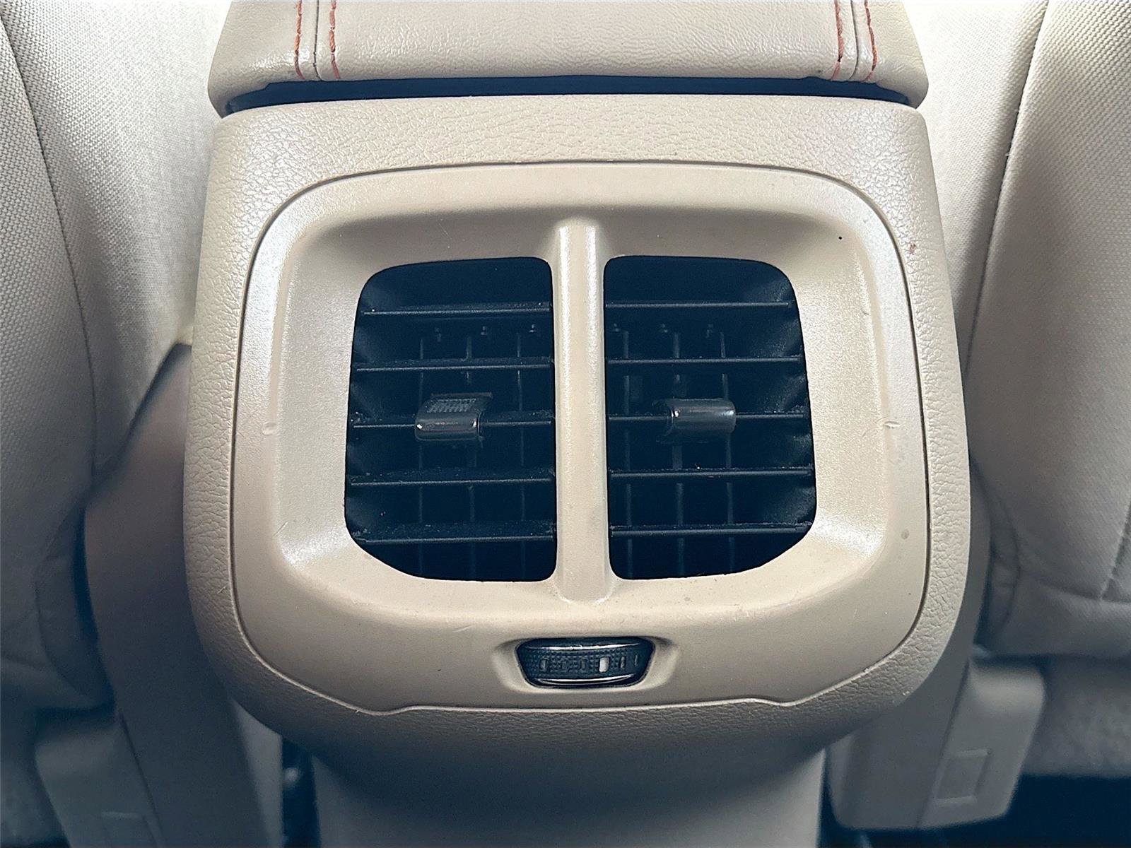 Used 2019 Jeep Cherokee Latitude w/ Popular Appearance Group image 25