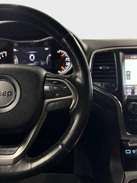 Used 2018 Jeep Grand Cherokee Altitude AWD/4WD image 32