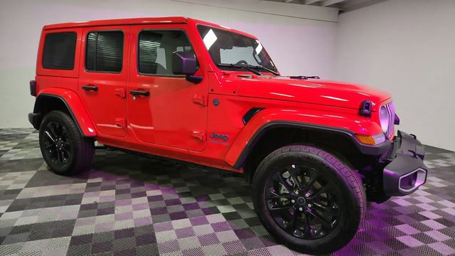 Used 2025 Jeep Wrangler Unlimited Sahara w/ Safety Group AWD/4WD image 25