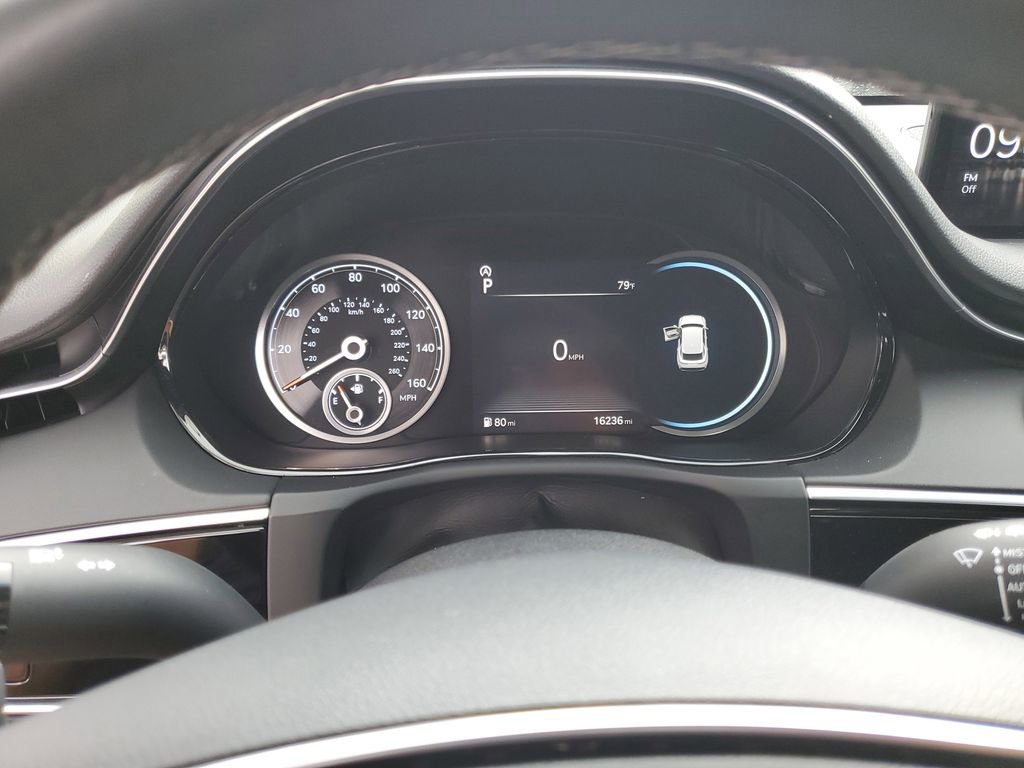 Used 2023 Genesis GV70 2.5T w/ Select Package image 25