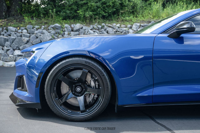 Used 2021 Chevrolet Camaro ZL1 RWD image 4