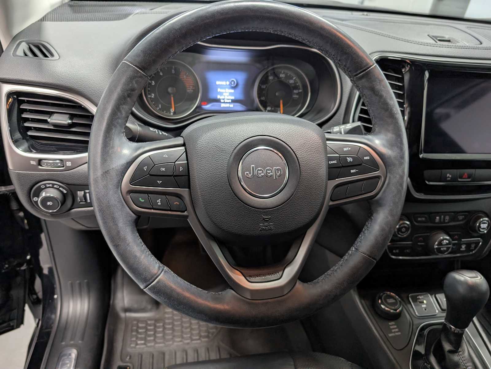 Used 2020 Jeep Cherokee Limited image 37