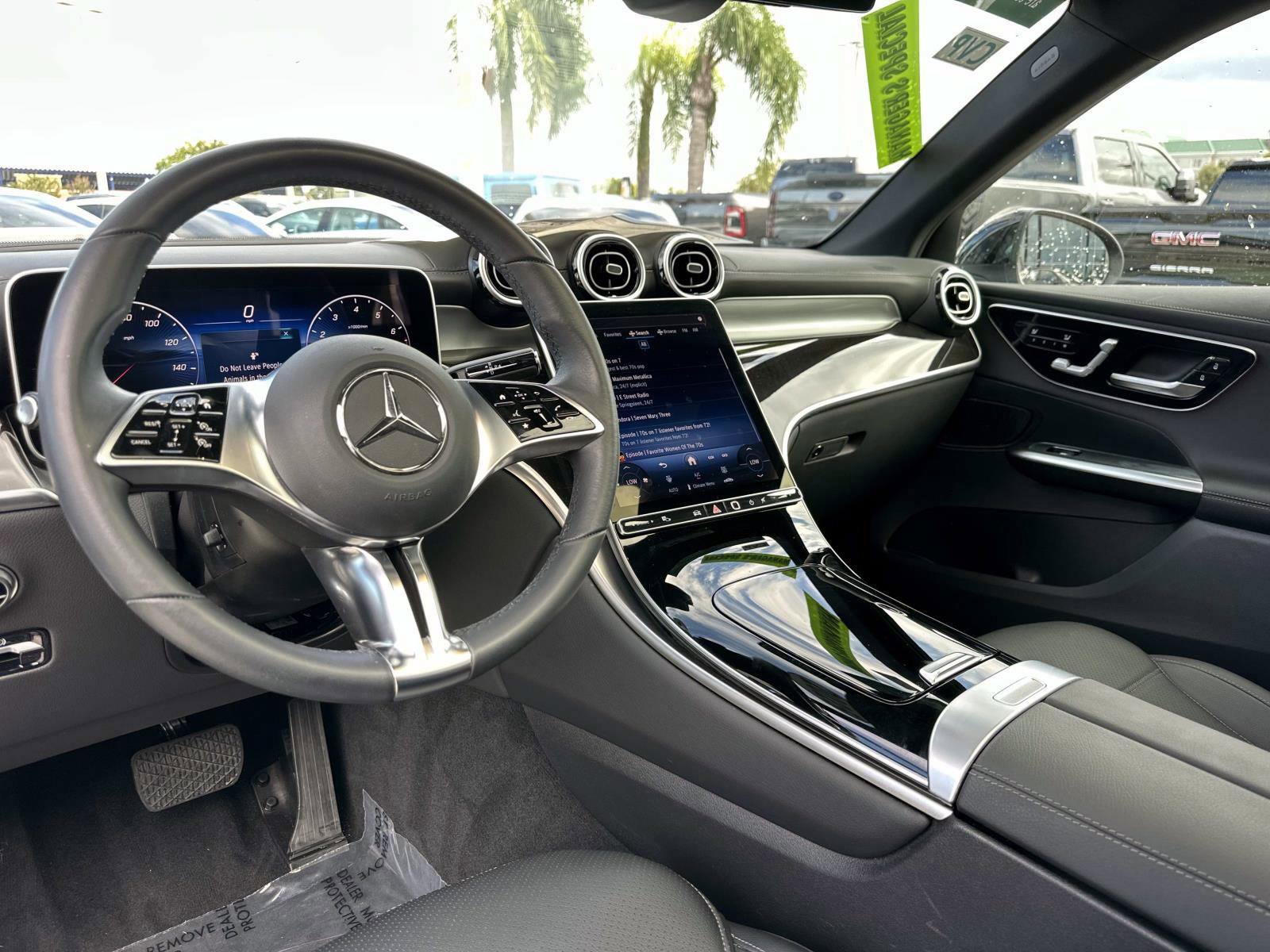 Used 2025 Mercedes-Benz GLC 300 image 16