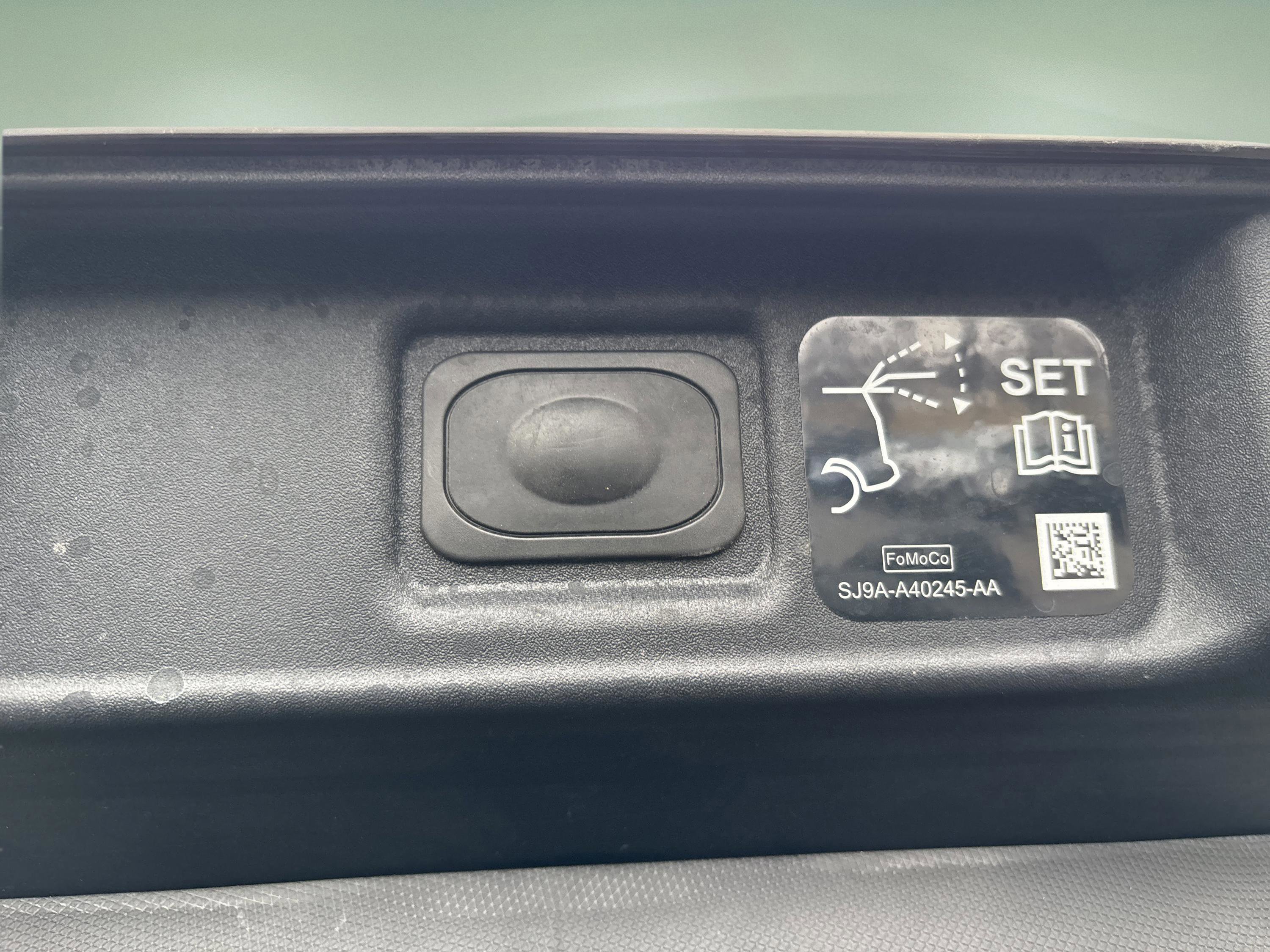 New 2025 Ford Mustang Mach-E Premium image 17