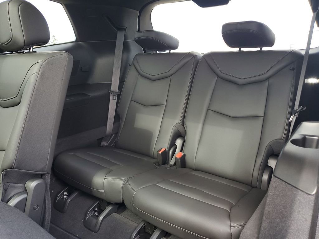 New 2025 Cadillac XT6 Luxury image 25
