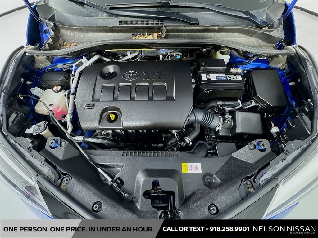 Used 2020 Toyota C-HR XLE image 28