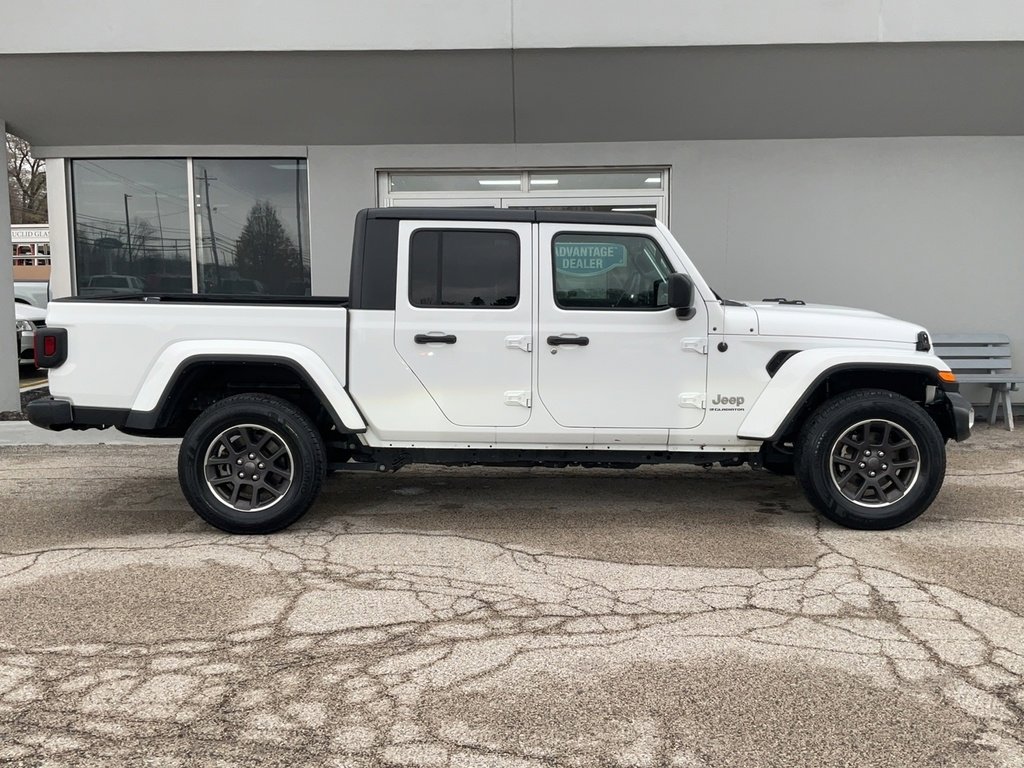 Used 2023 Jeep Gladiator Overland image 4