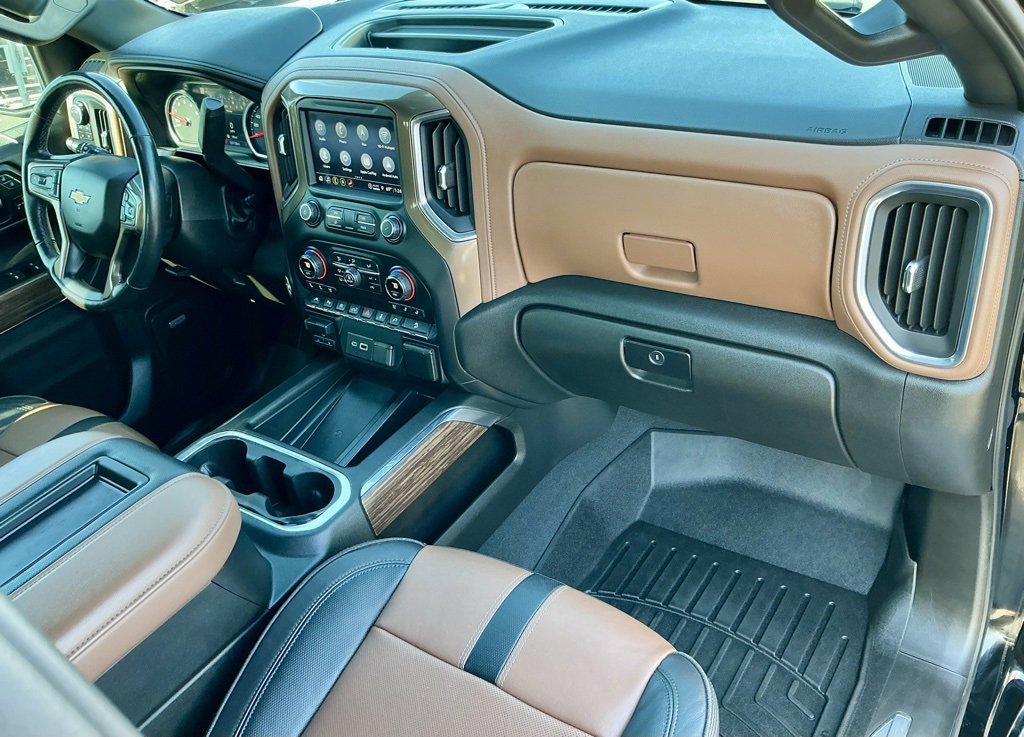 Used 2021 Chevrolet Silverado 1500 High Country w/ Technology Package image 22