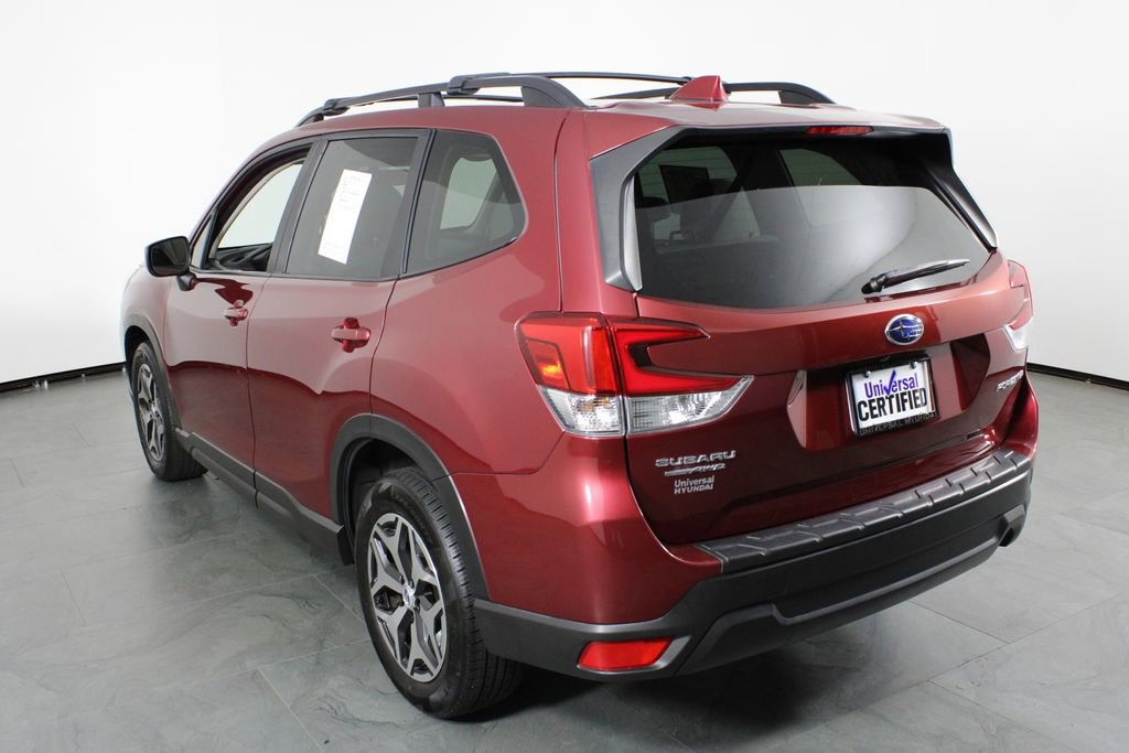 Used 2021 Subaru Forester Premium image 3