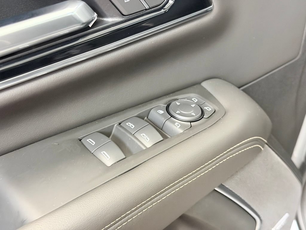 New 2026 GMC Yukon XL Elevation w/ Elevation Premium Package AWD/4WD image 10