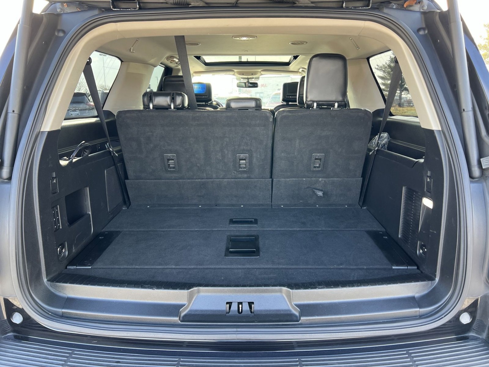 Used 2019 Ford Expedition Max Platinum image 28