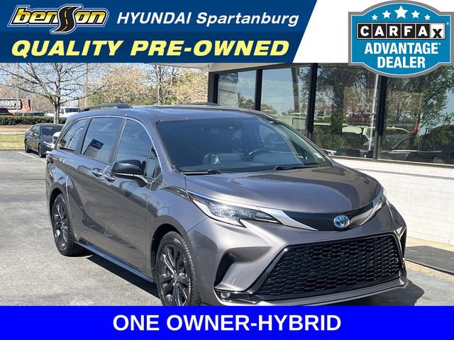 Used 2022 Toyota Sienna XSE image 1