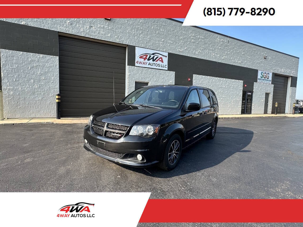 Used 2014 Dodge Grand Caravan SXT w/ Blacktop Package FWD image 1