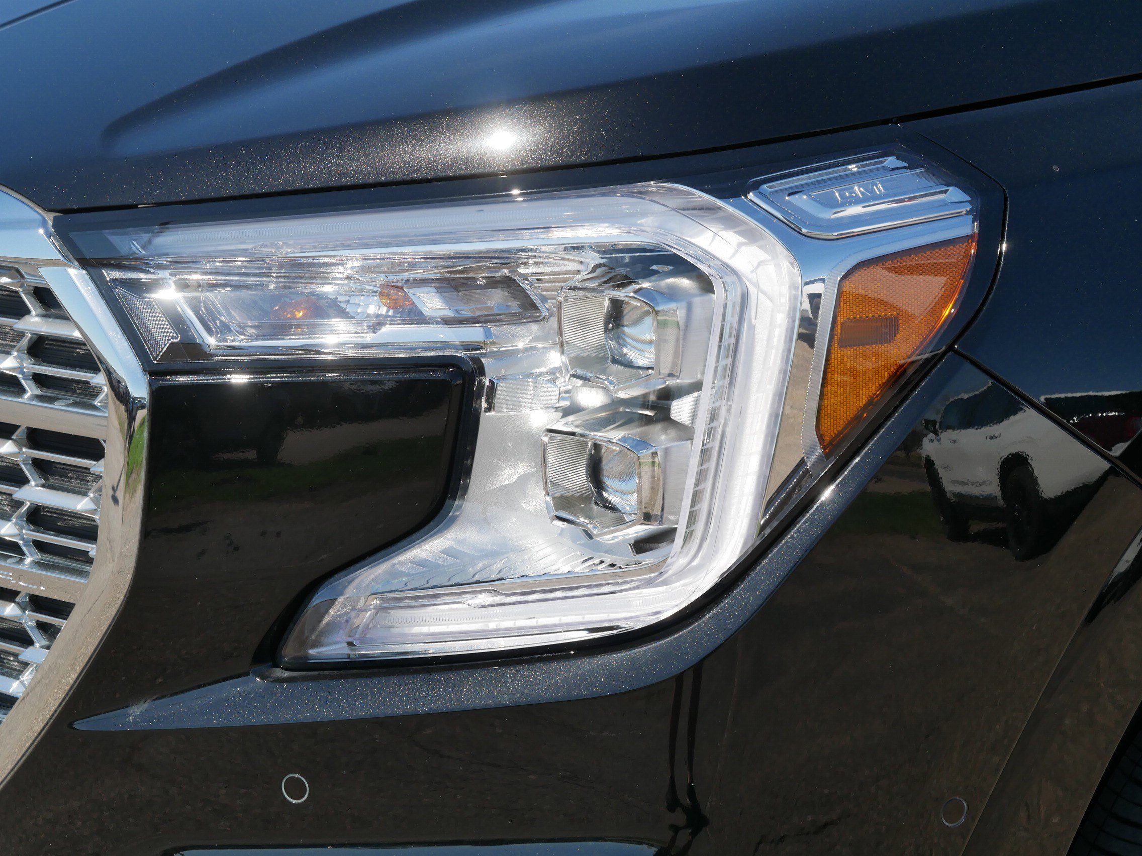 Used 2023 GMC Terrain Denali w/ Black Diamond Edition AWD/4WD image 16