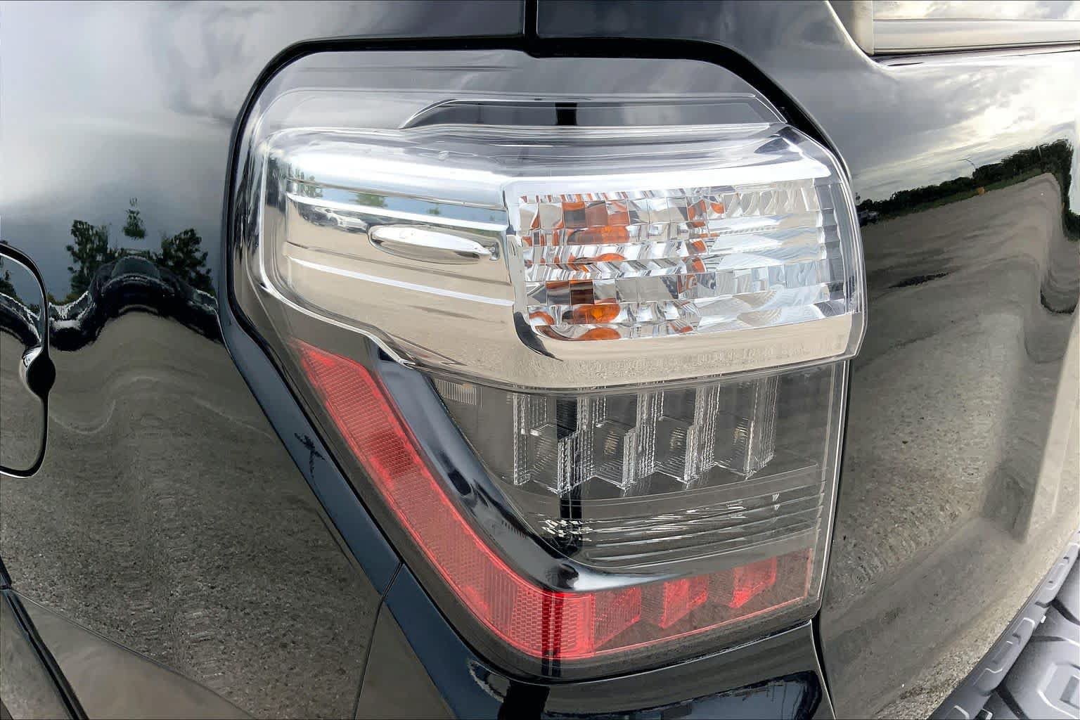 Used 2015 Toyota 4Runner SR5 Premium RWD image 28