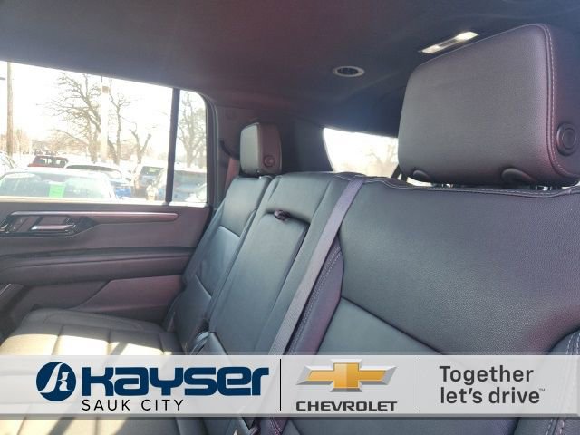 Used 2025 Chevrolet Suburban Z71 image 9