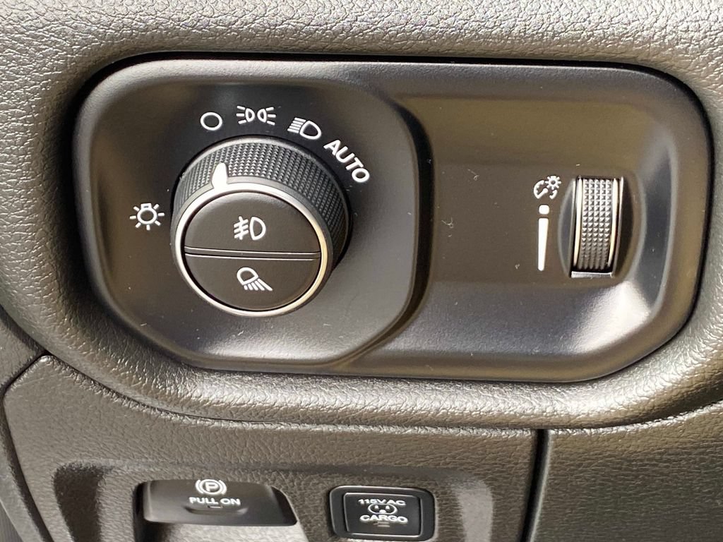Certified 2025 RAM 1500 Tradesman w/ Night Edition AWD/4WD image 23