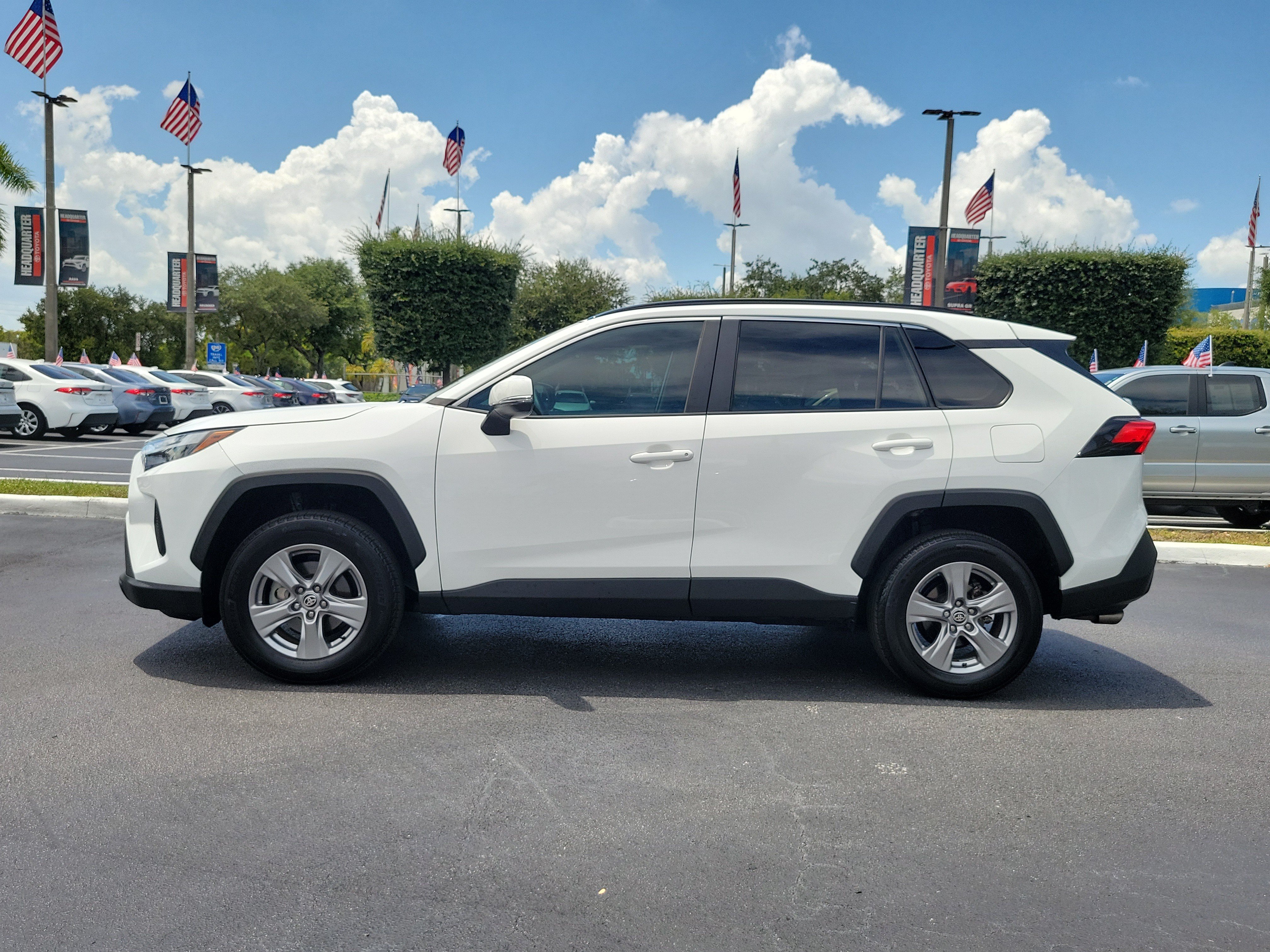 Used 2024 Toyota RAV4 XLE AWD/4WD image 7