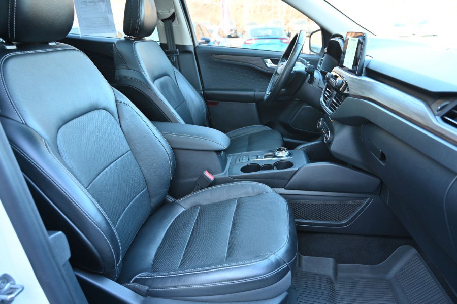 Used 2020 Ford Escape Titanium image 23