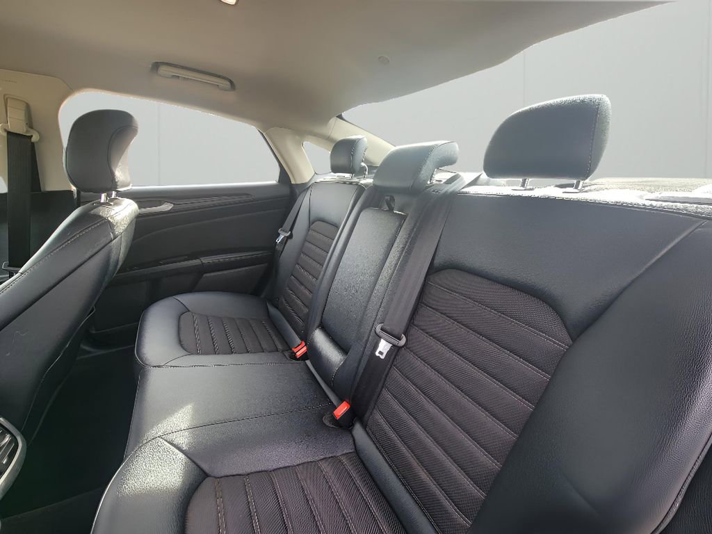 Used 2018 Ford Fusion SE w/ Equipment Group 601A image 24