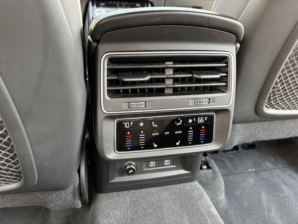 Used 2021 Audi Q8 Premium Plus w/ Premium Plus Package image 38