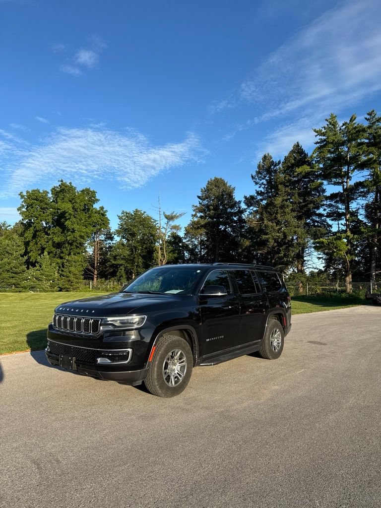 Used 2022 Jeep Wagoneer Series I AWD/4WD image 2