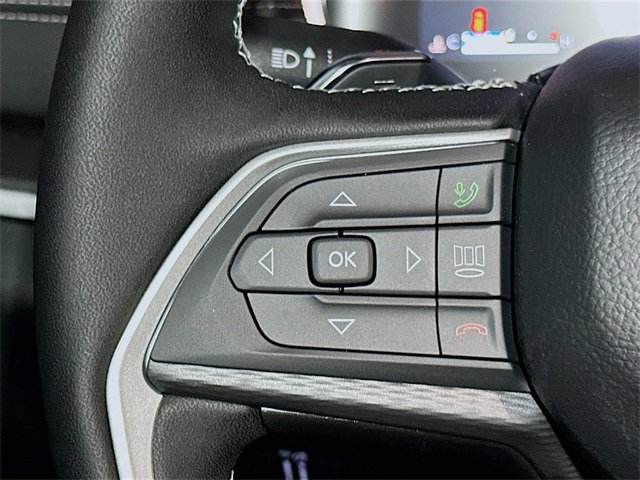 New 2025 Jeep Grand Cherokee Altitude image 28