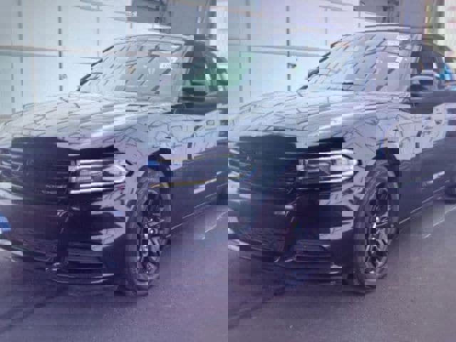 Used 2019 Dodge Charger SXT image 3