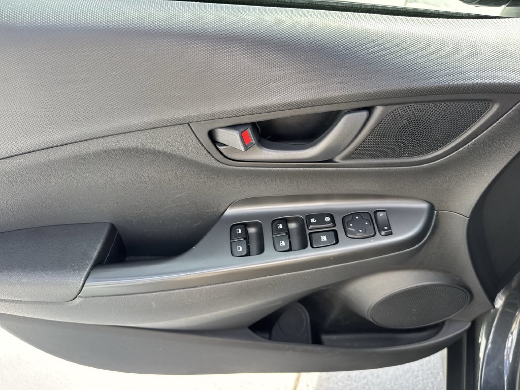 Used 2019 Hyundai Kona SEL FWD image 39