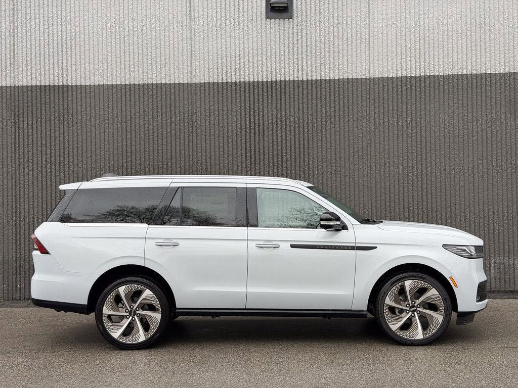 New 2026 Lincoln Navigator Black Label AWD/4WD image 8