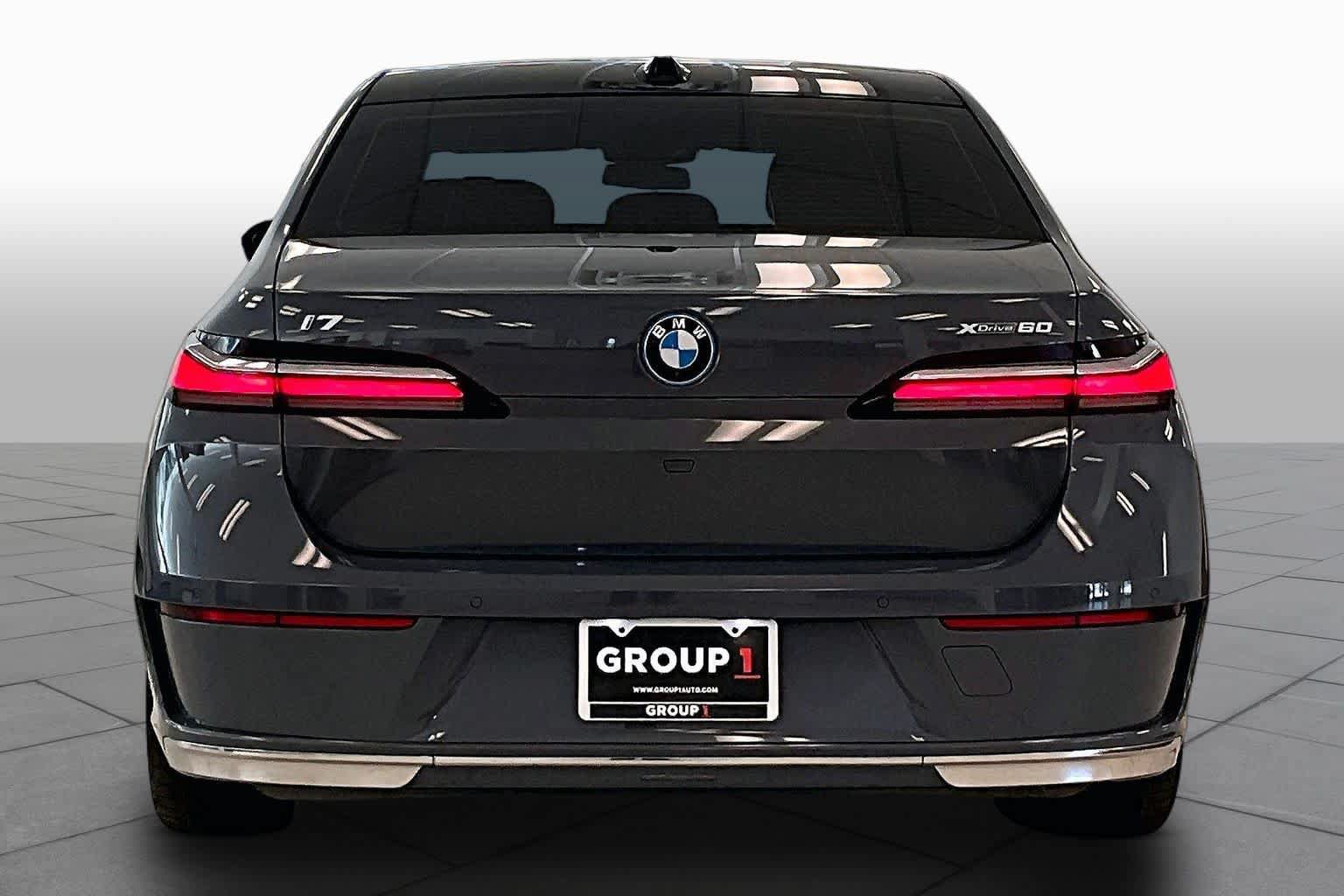 Used 2024 BMW i7 xDrive60 w/ Executive Package AWD/4WD image 4