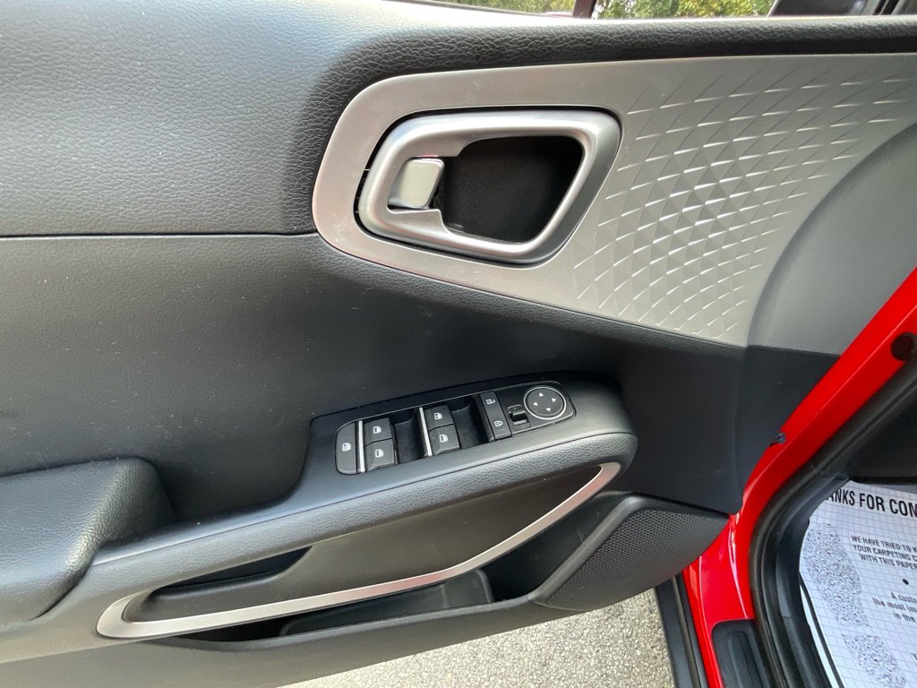 Used 2020 Kia Soul LX image 38