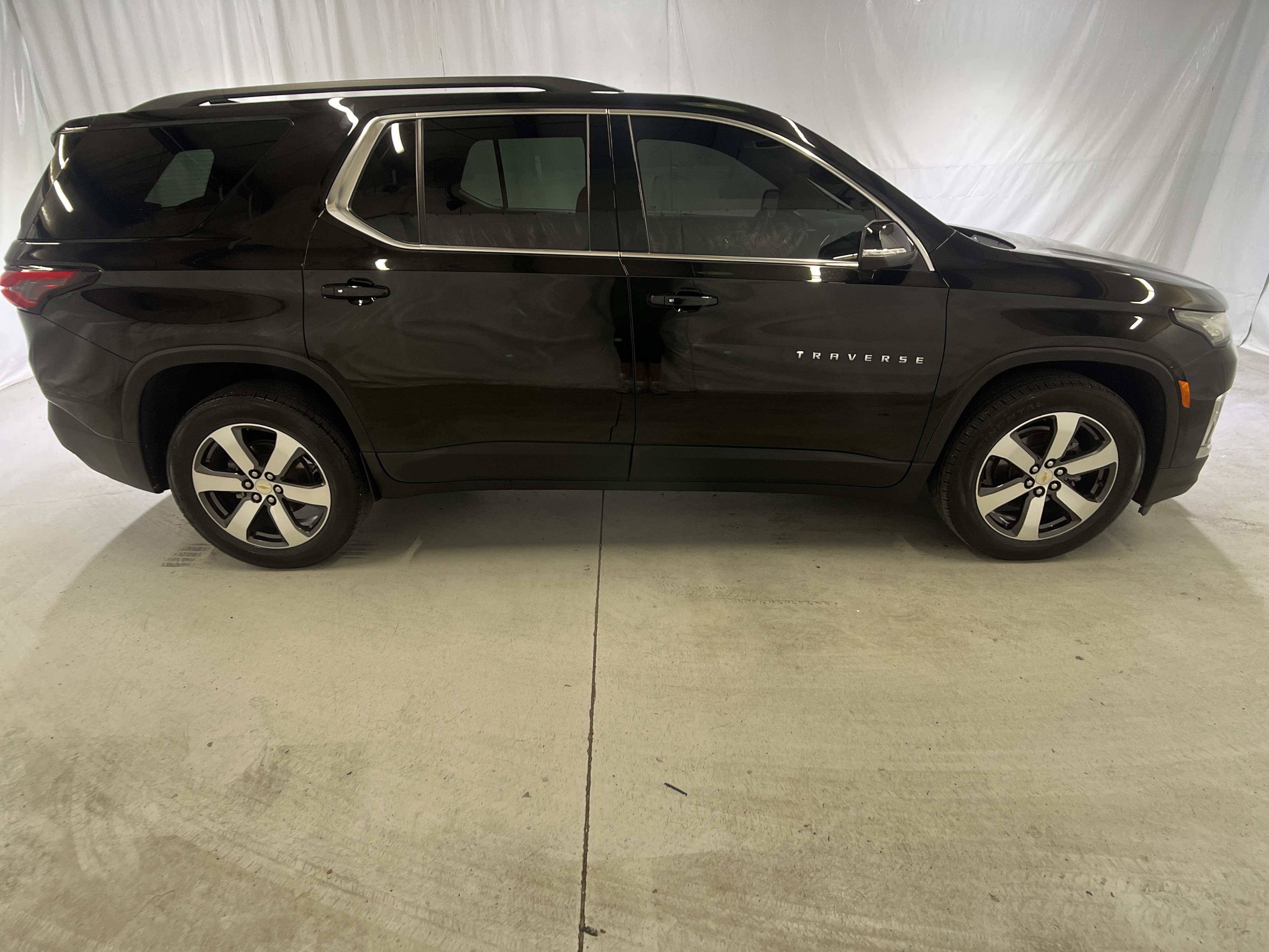 Certified 2023 Chevrolet Traverse LT w/ LT Premium Package AWD/4WD image 12