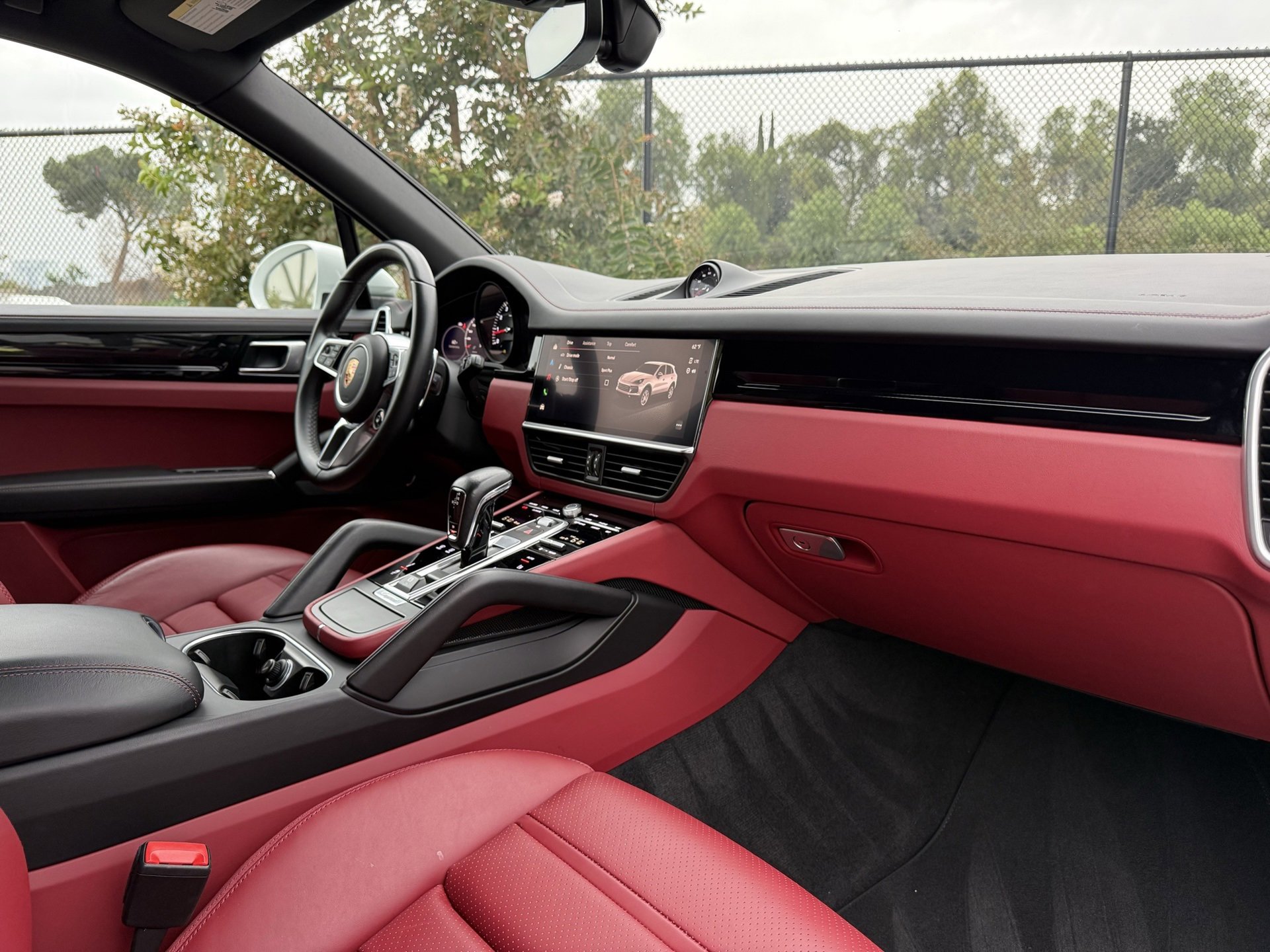 Used 2023 Porsche Cayenne image 25