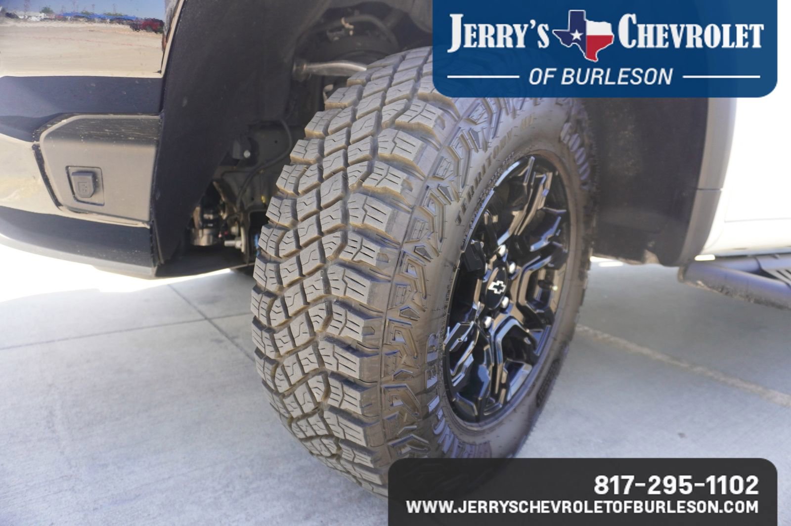 Used 2025 Chevrolet Silverado 1500 ZR2 w/ Technology Package image 11