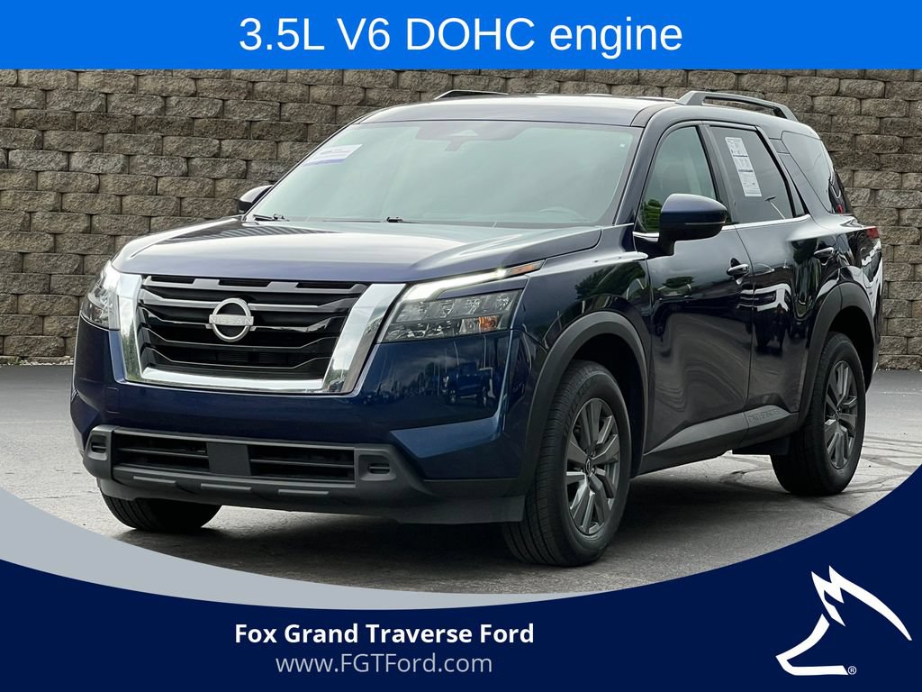 Used 2025 Nissan Pathfinder SV AWD/4WD image 1