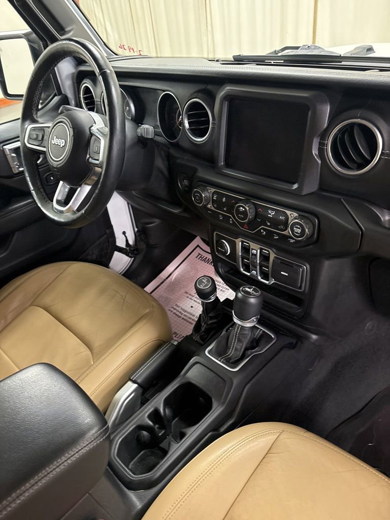 Used 2018 Jeep Wrangler Unlimited Sahara image 29