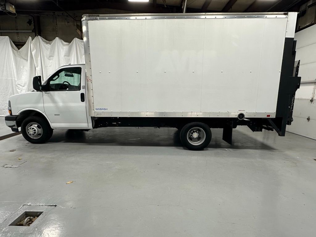 Used 2022 Chevrolet Express 3500 w/ Power Convenience Package image 4