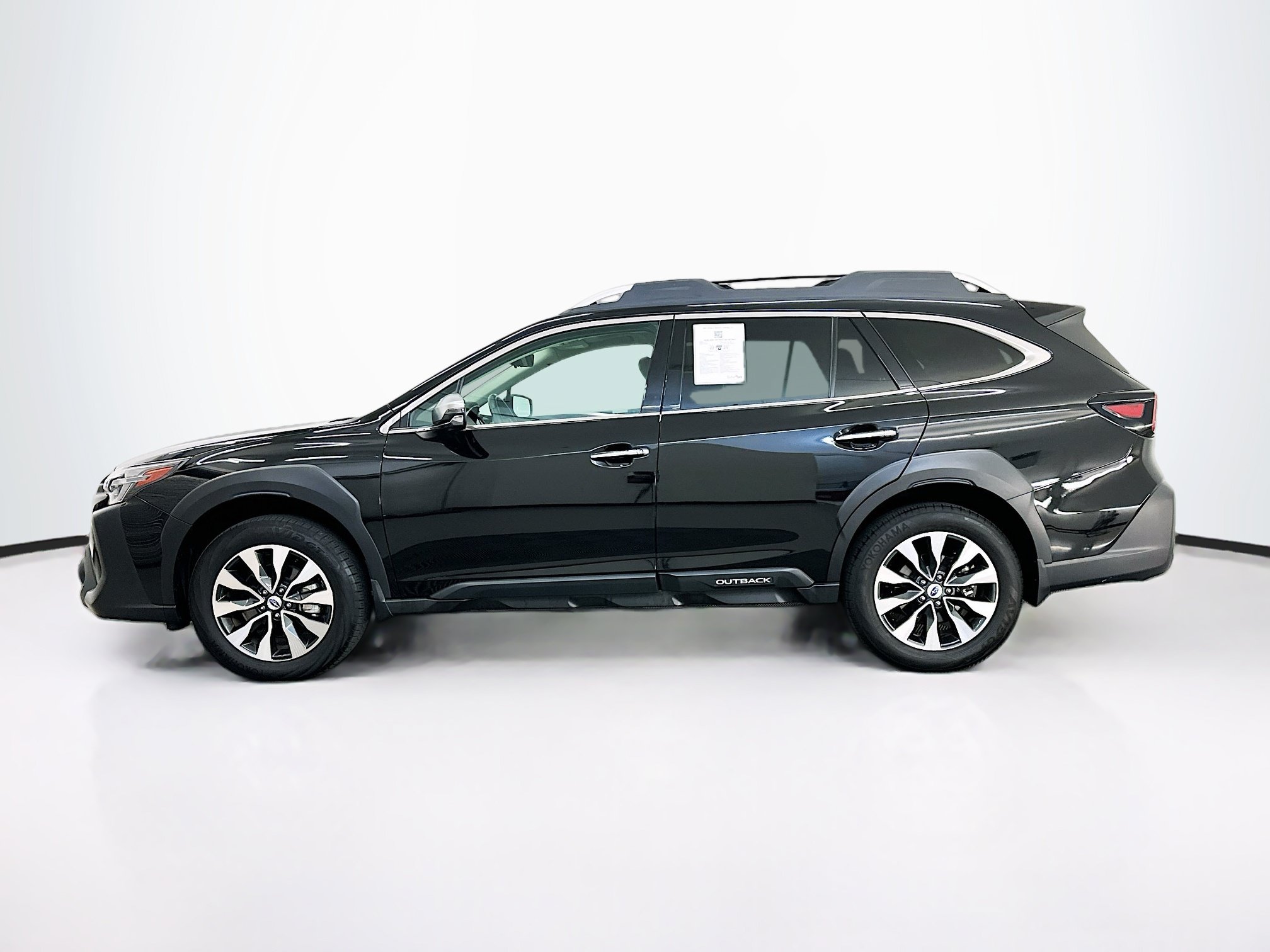 Used 2023 Subaru Outback Touring XT AWD/4WD image 4