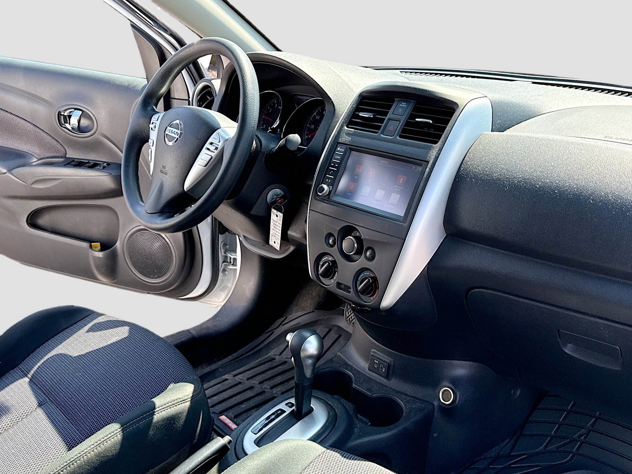 Used 2019 Nissan Versa SV image 5