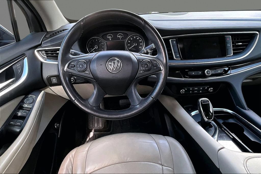 Certified 2018 Buick Enclave Essence w/ Trailering Package FWD image 5